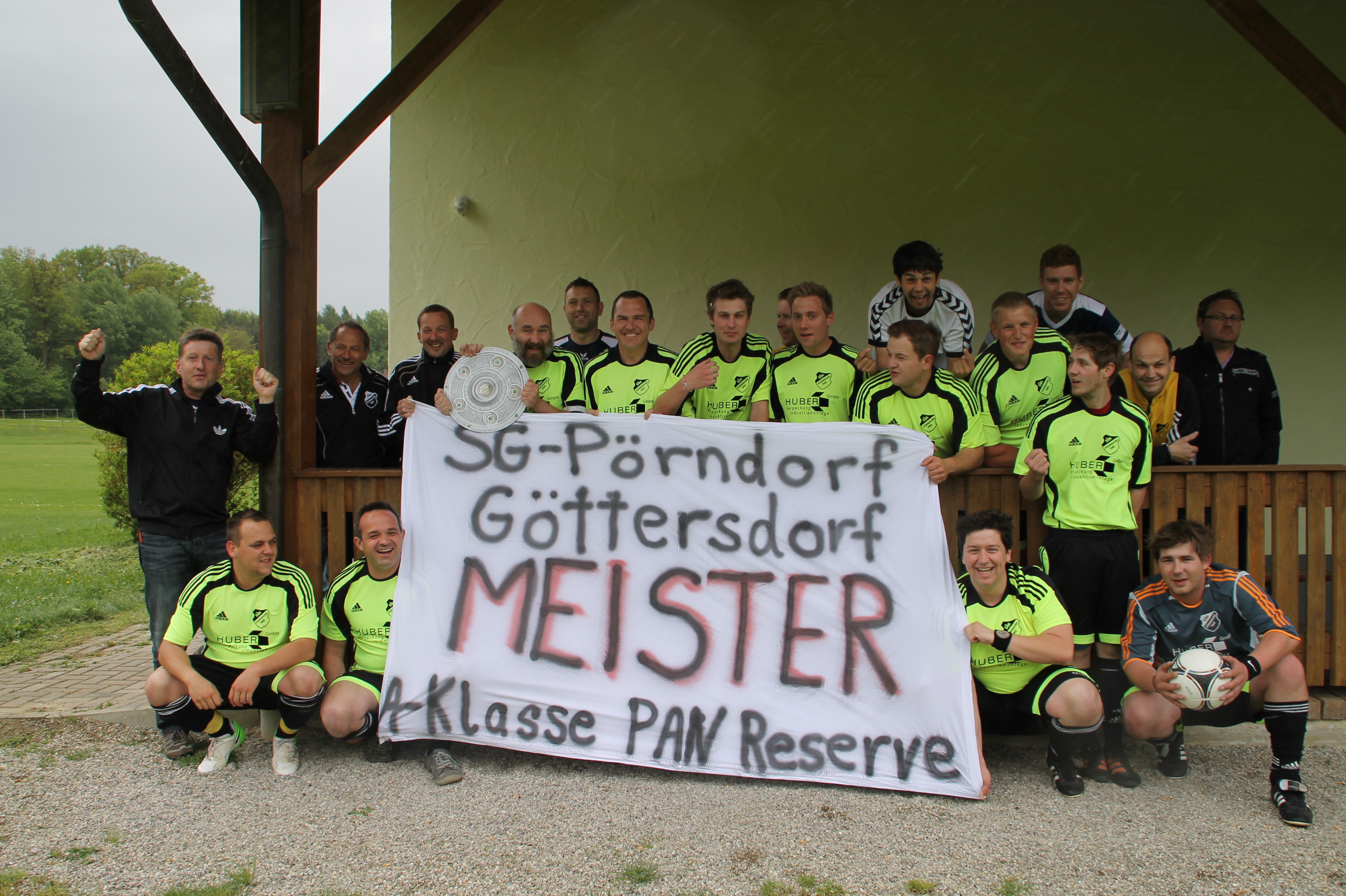 Meister-Mannschaft der A-Klasse Pfarrkirchen Reserve der Saison 2012/2013 Meisterschaftsfoto